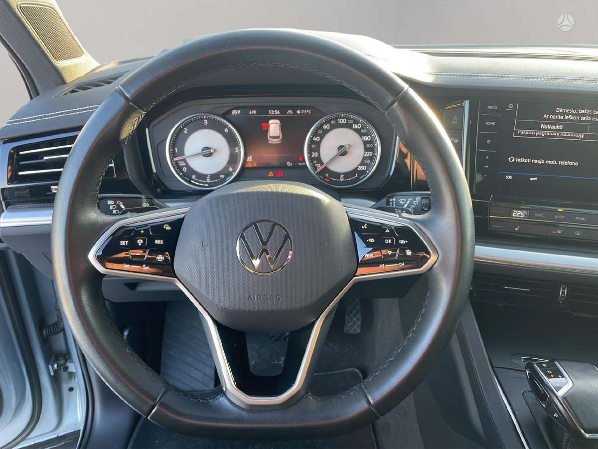 Volkswagen Touareg - 9
