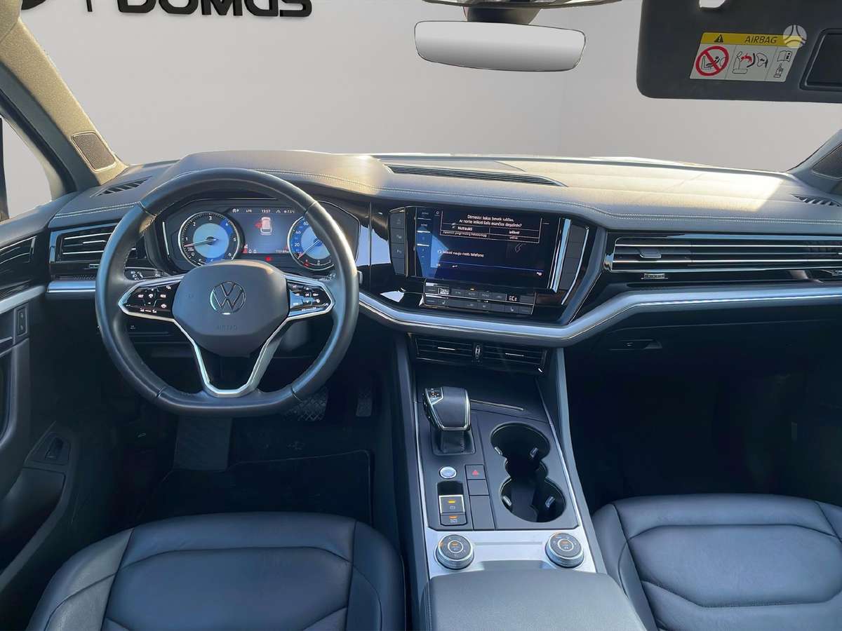 Volkswagen Touareg - 8