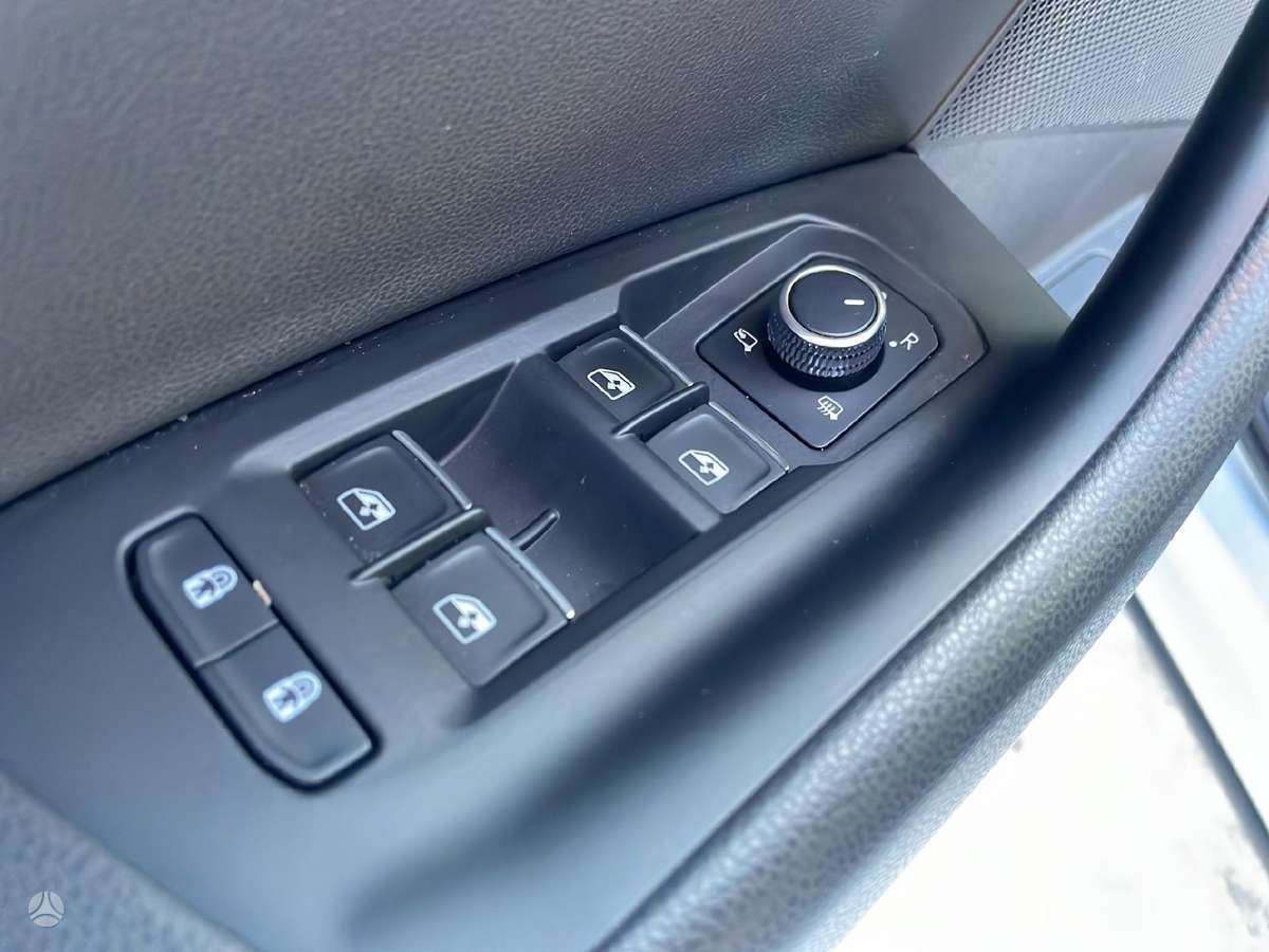 Volkswagen Touareg - 12