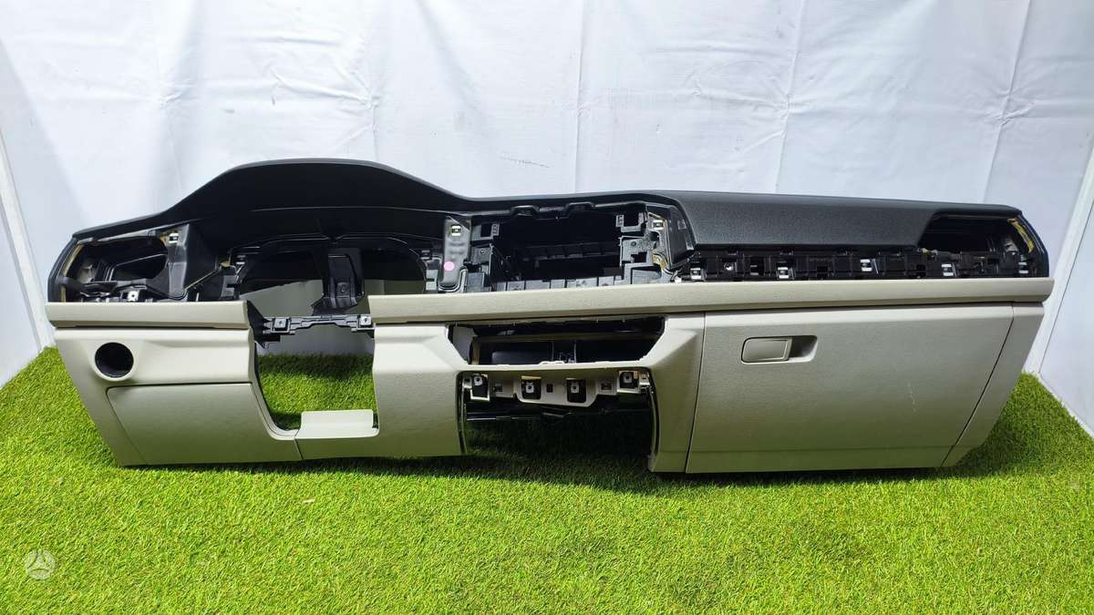 Volkswagen Jetta по частям. id 70292