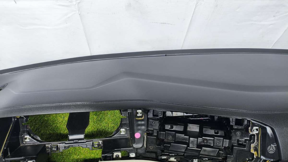 Volkswagen Jetta по частям. id 70292