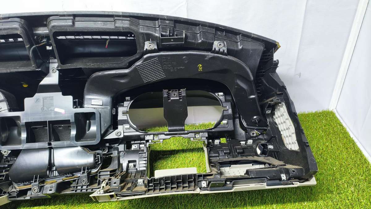 Volkswagen Jetta по частям. id 70292