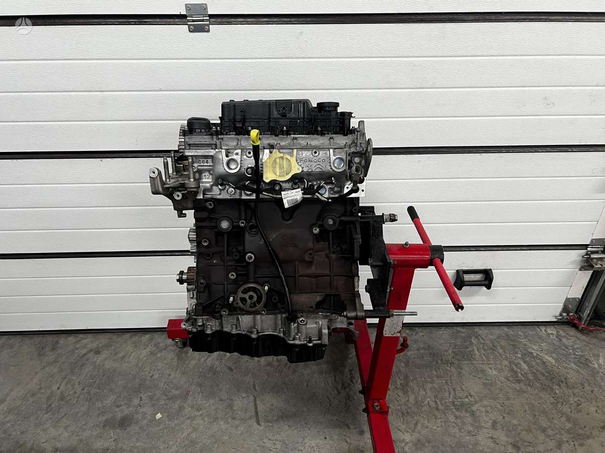 Peugeot 5008, DW10F AHX, engine