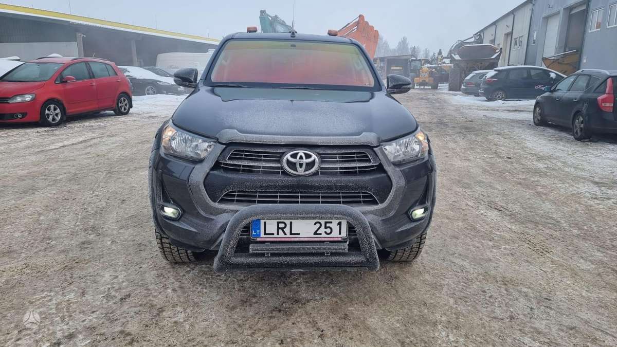 Toyota Hilux - 2