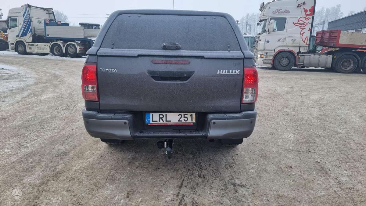 Toyota Hilux - 6