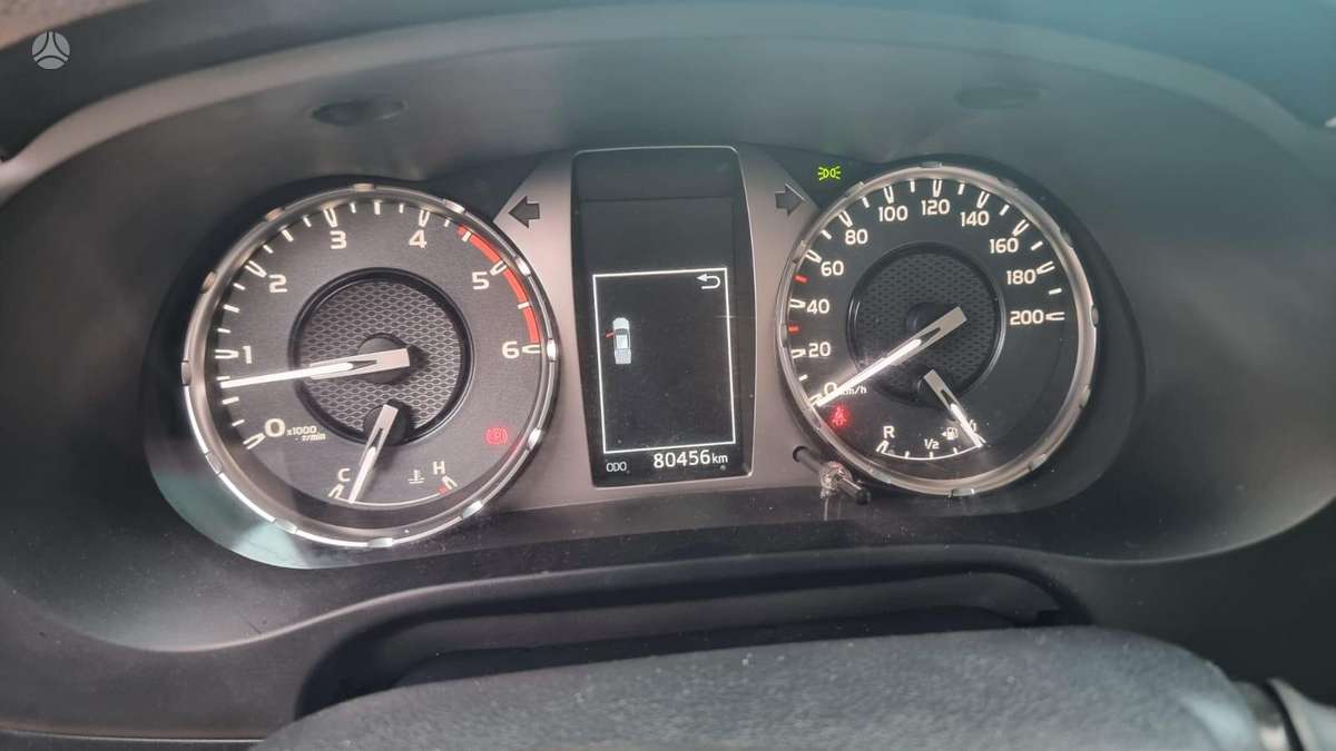 Toyota Hilux - 10