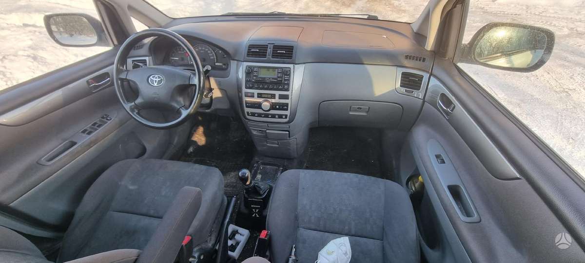Toyota Avensis Verso