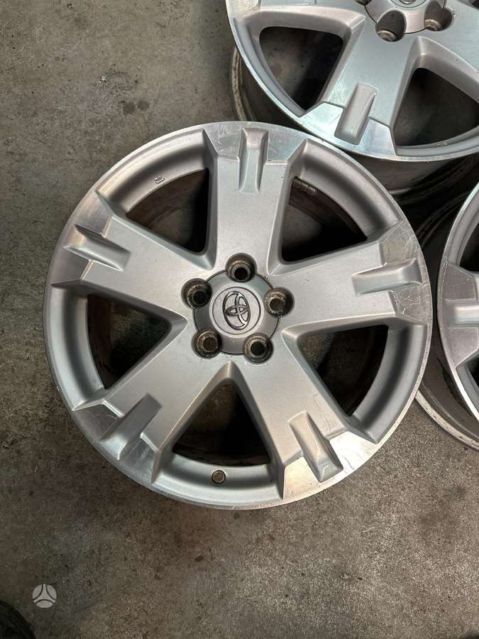 Toyota, lengvojo lydinio, R18