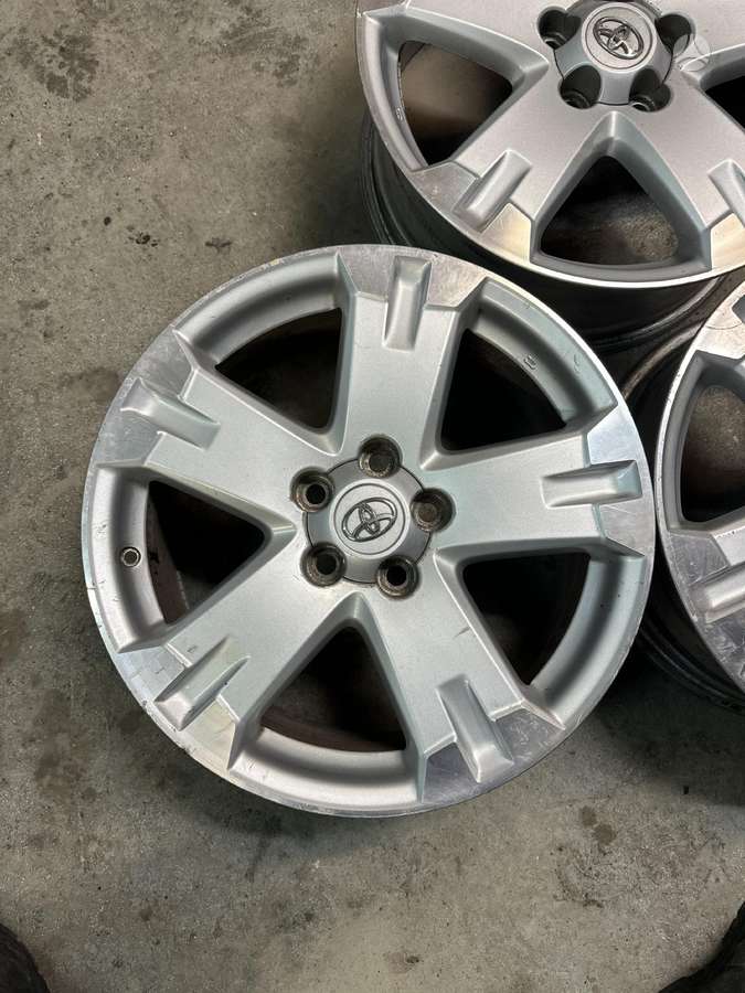 Toyota, lengvojo lydinio, R18
