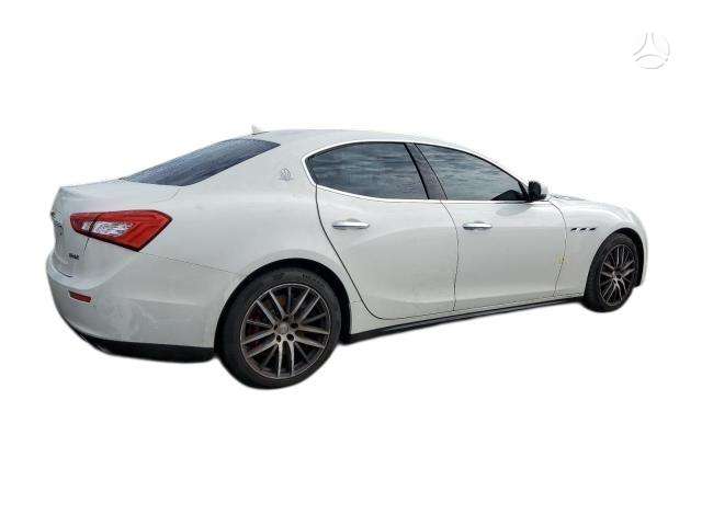 Maserati Ghibli dalimis