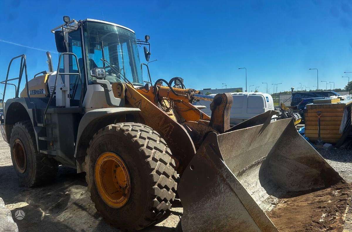 Liebherr L544  + new tires, frontal loader