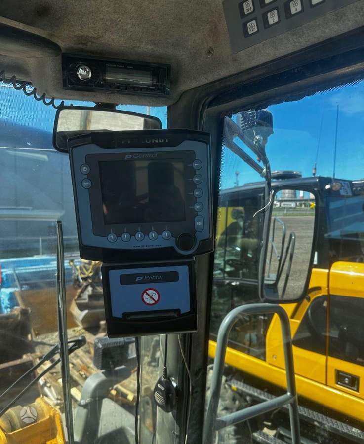 Liebherr L544  + new tires, frontal loader