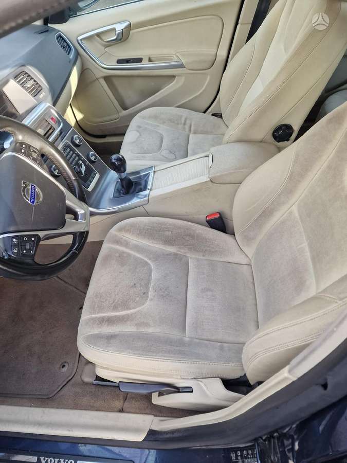 Volvo V60, D5204T, dalimis