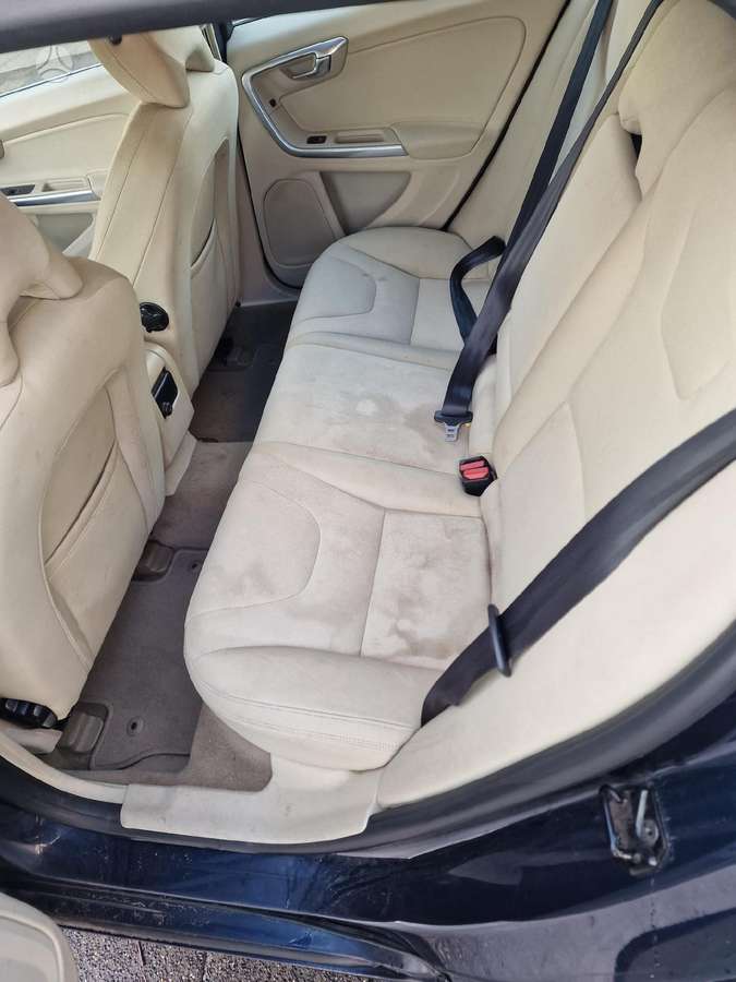 Volvo V60, D5204T, dalimis