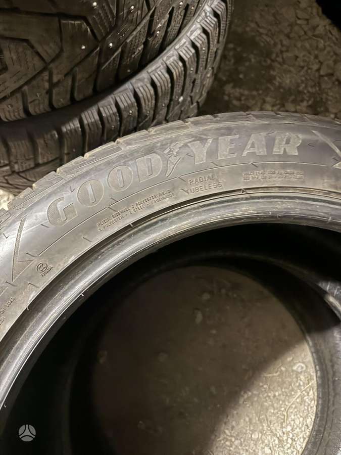 Goodyear, all-season 285/45 R20
