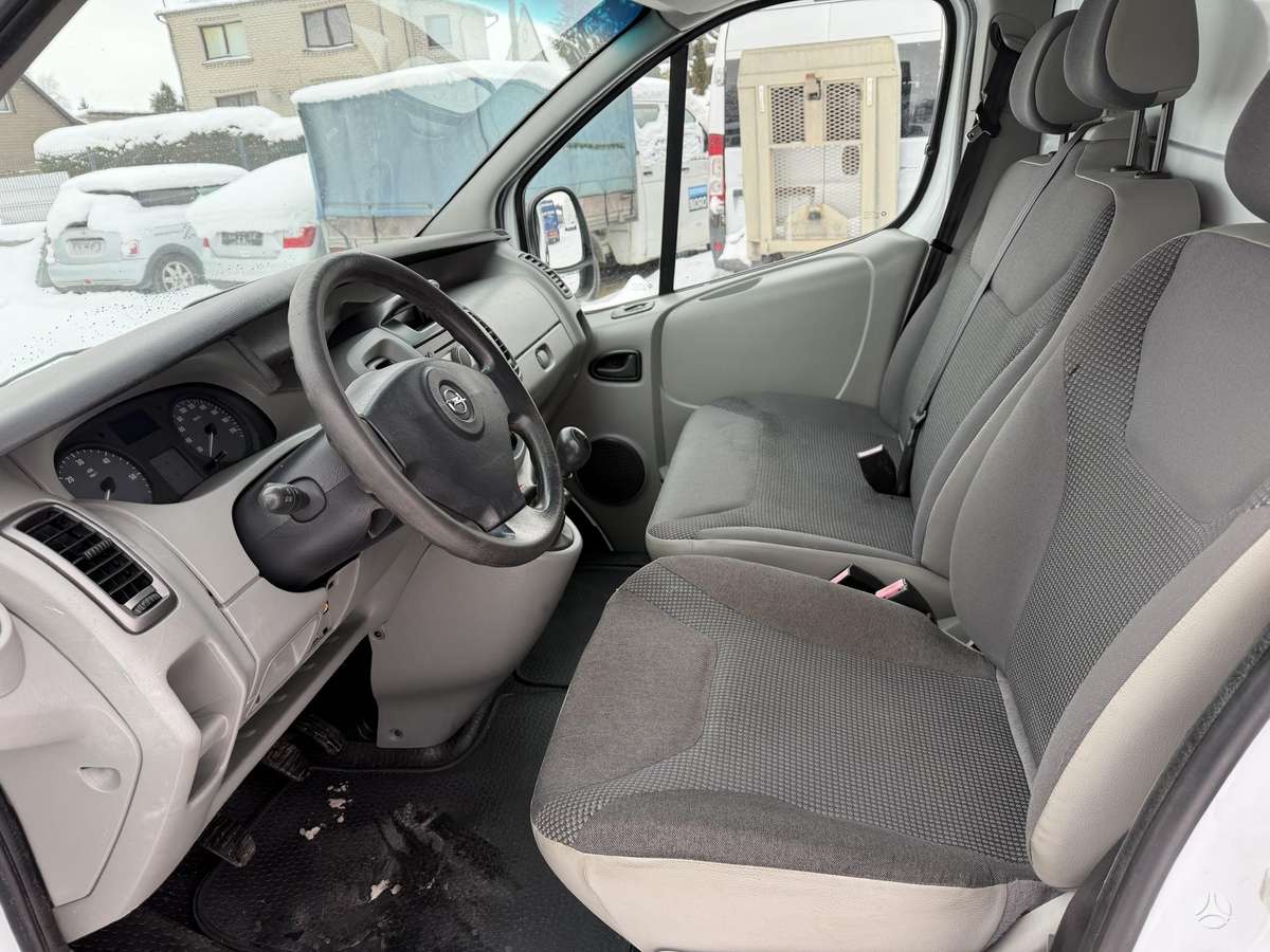Opel Vivaro, 2.0 l., cargo van 12