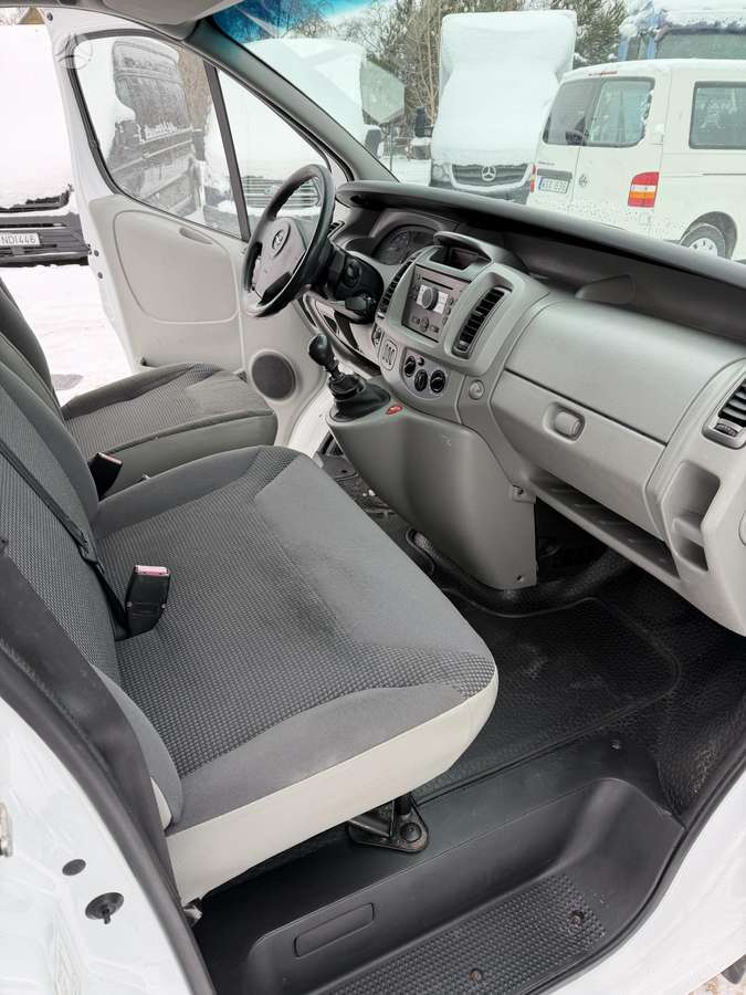 Opel Vivaro, 2.0 l., cargo van 13