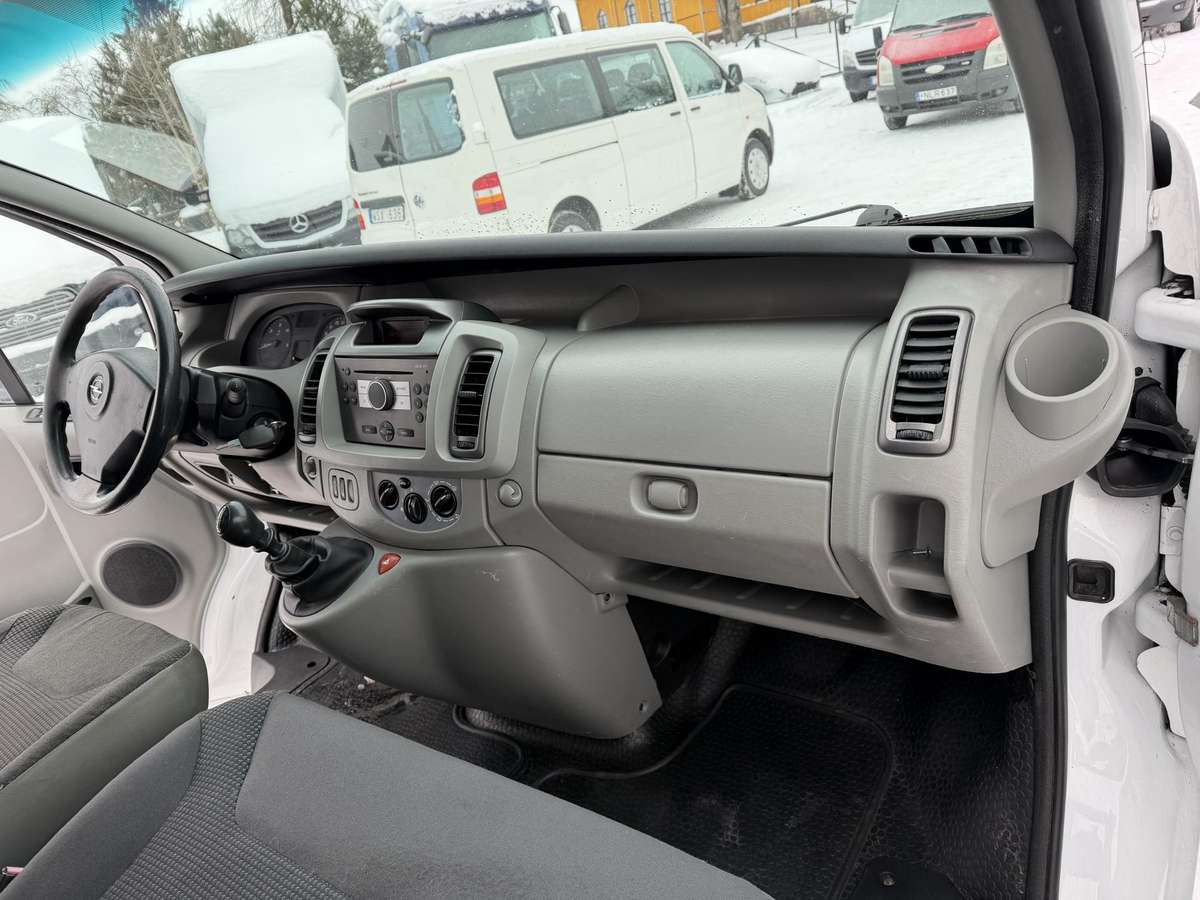 Opel Vivaro, 2.0 l., cargo van 9