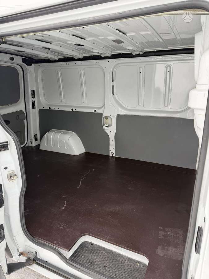 Opel Vivaro, 2.0 l., cargo van 14