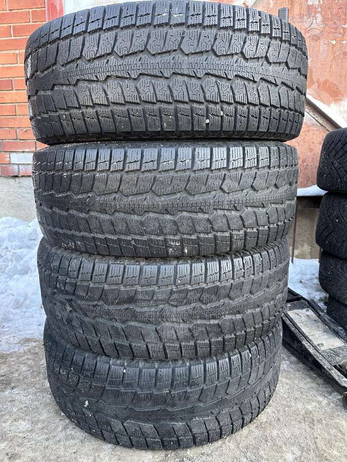 Toyo, žieminės 285/70 R17
