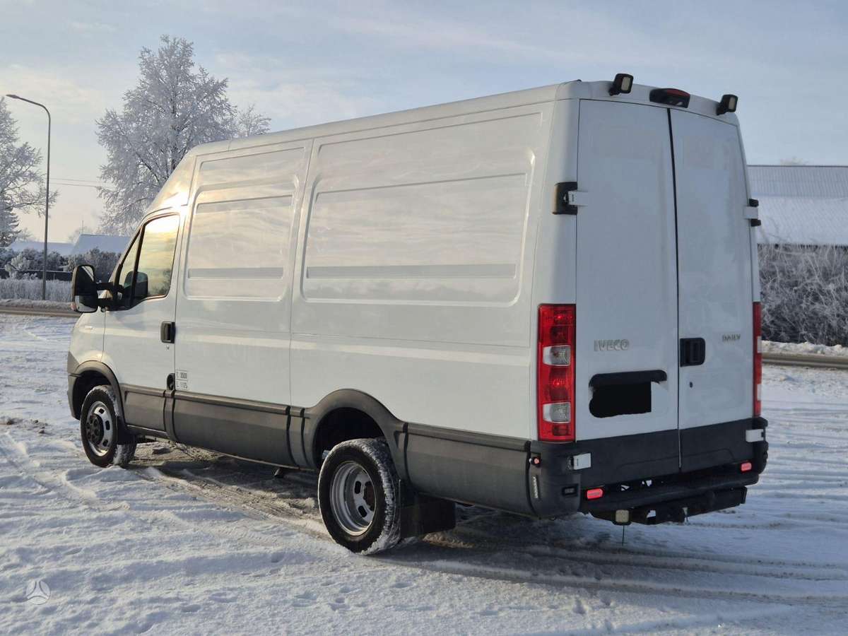 Iveco Daily, 3.0 l., cargo van 2