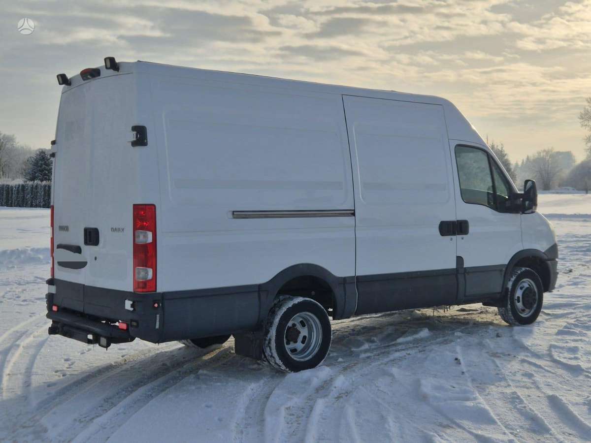 Iveco Daily, 3.0 l., cargo van 5