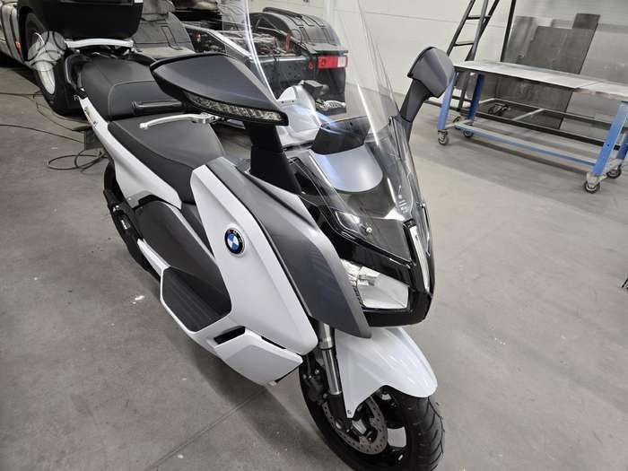 BMW CE 04, мотороллеры / мопеды