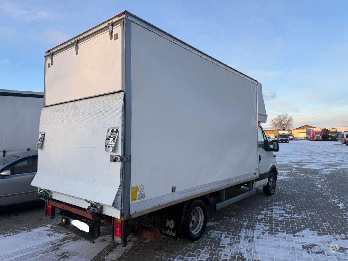 Iveco Daily, 3.0 l., cargo van 2