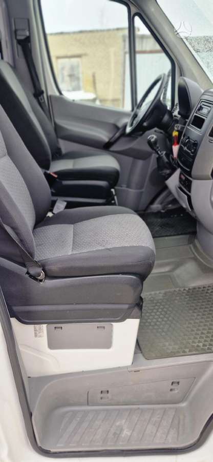 Volkswagen Crafter, 2.0 l., cargo van 11
