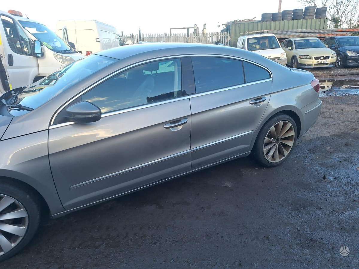 Volkswagen Passat CC dalimis