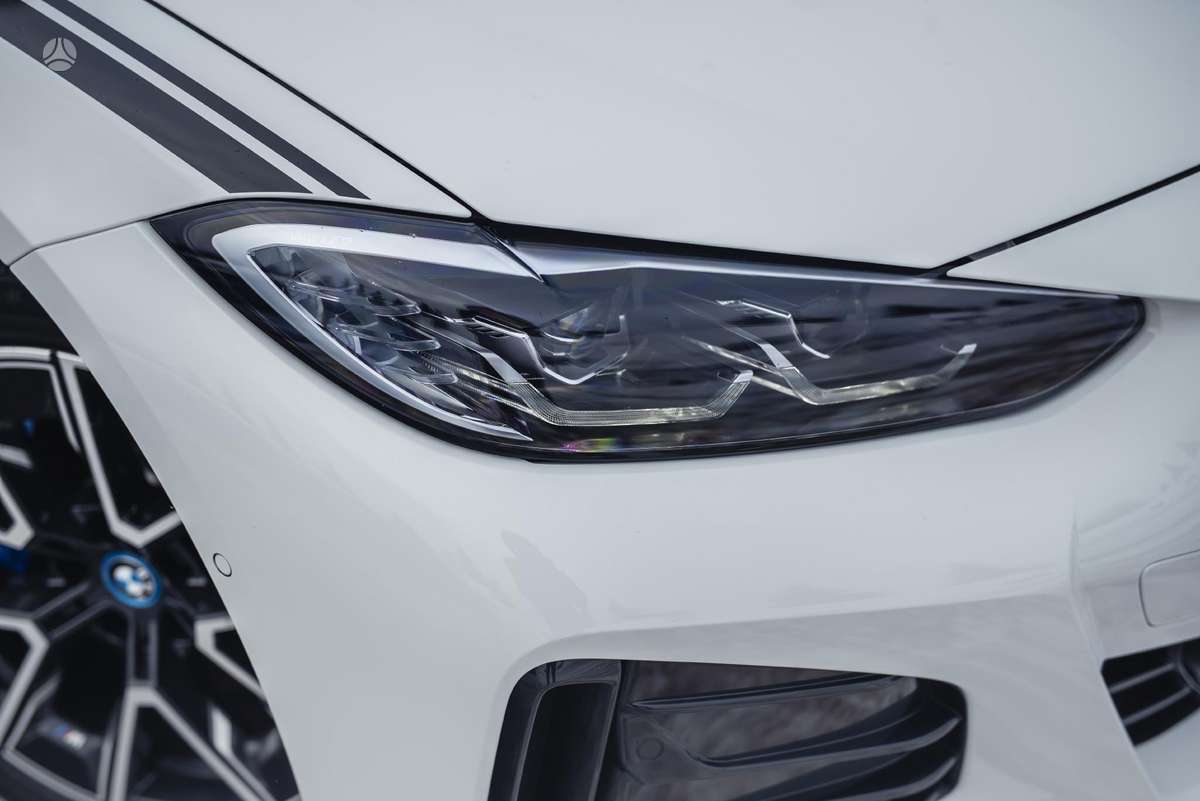 BMW i4, 70 kWh, hatchback