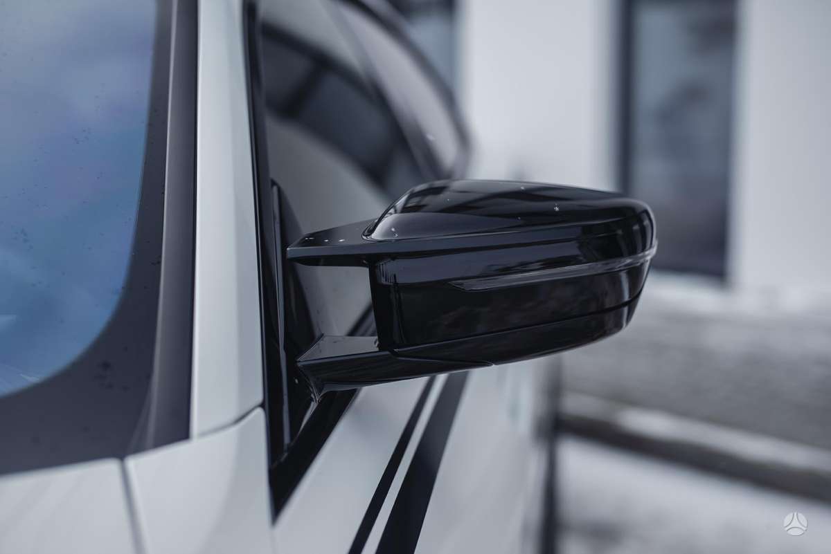 BMW i4, 70 kWh, hatchback