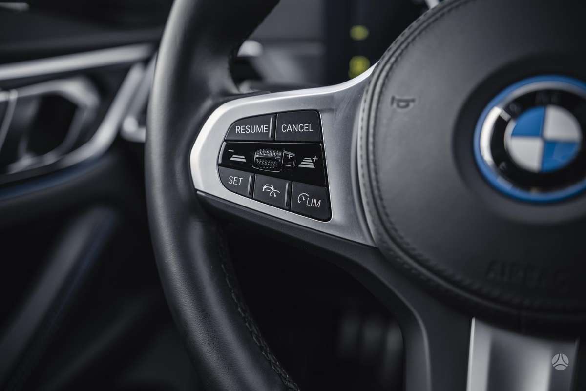 BMW i4, 70 kWh, hatchback