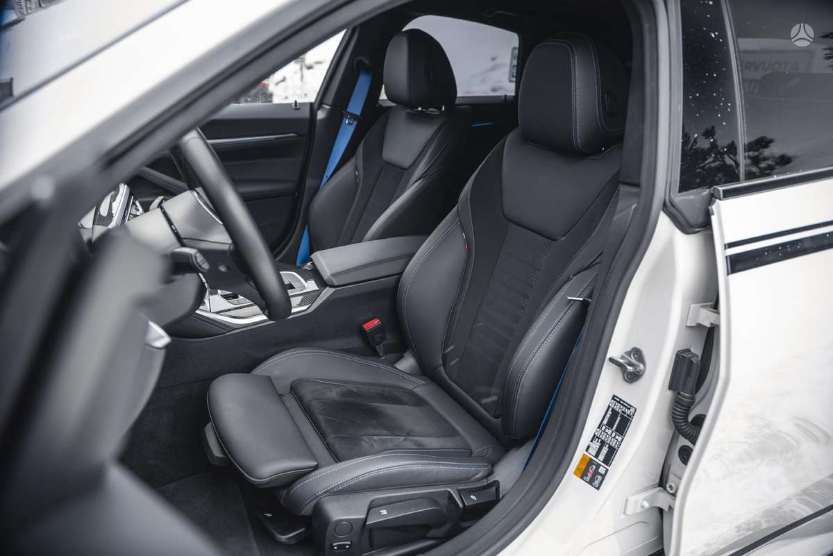 BMW i4, 70 kWh, hatchback