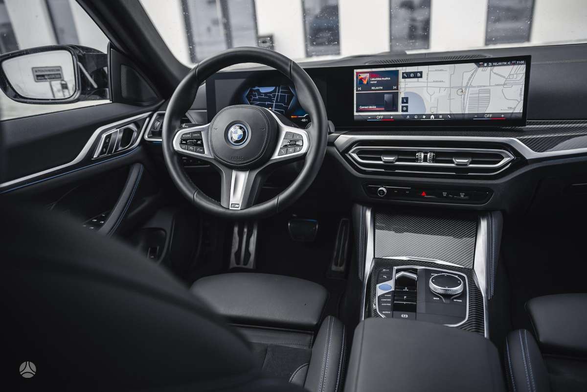 BMW i4, 70 kWh, hatchback
