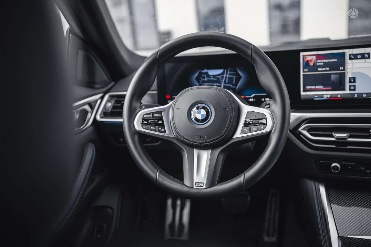 BMW i4, 70 kWh, hatchback
