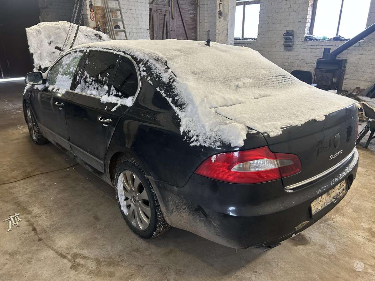 Skoda Superb Dalis pristatome