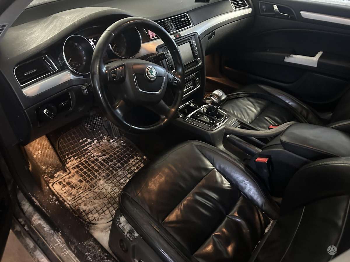 Skoda Superb Dalis pristatome