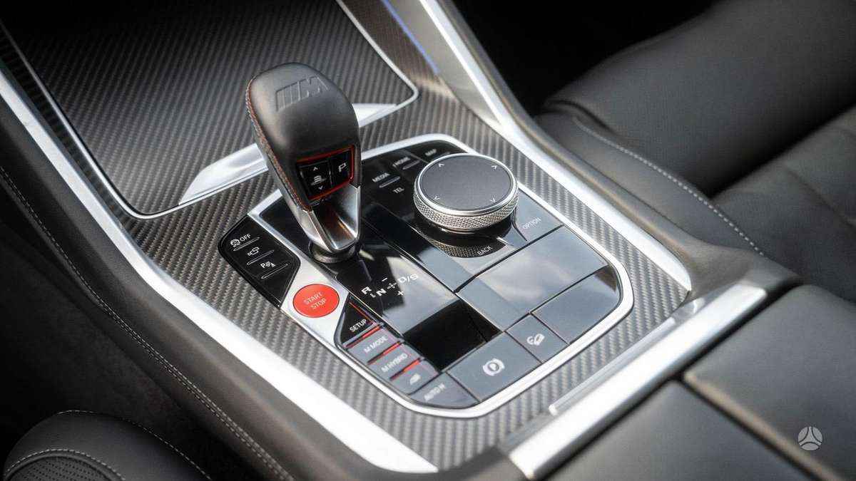 BMW XM, 4.4 l., off-road / crossover