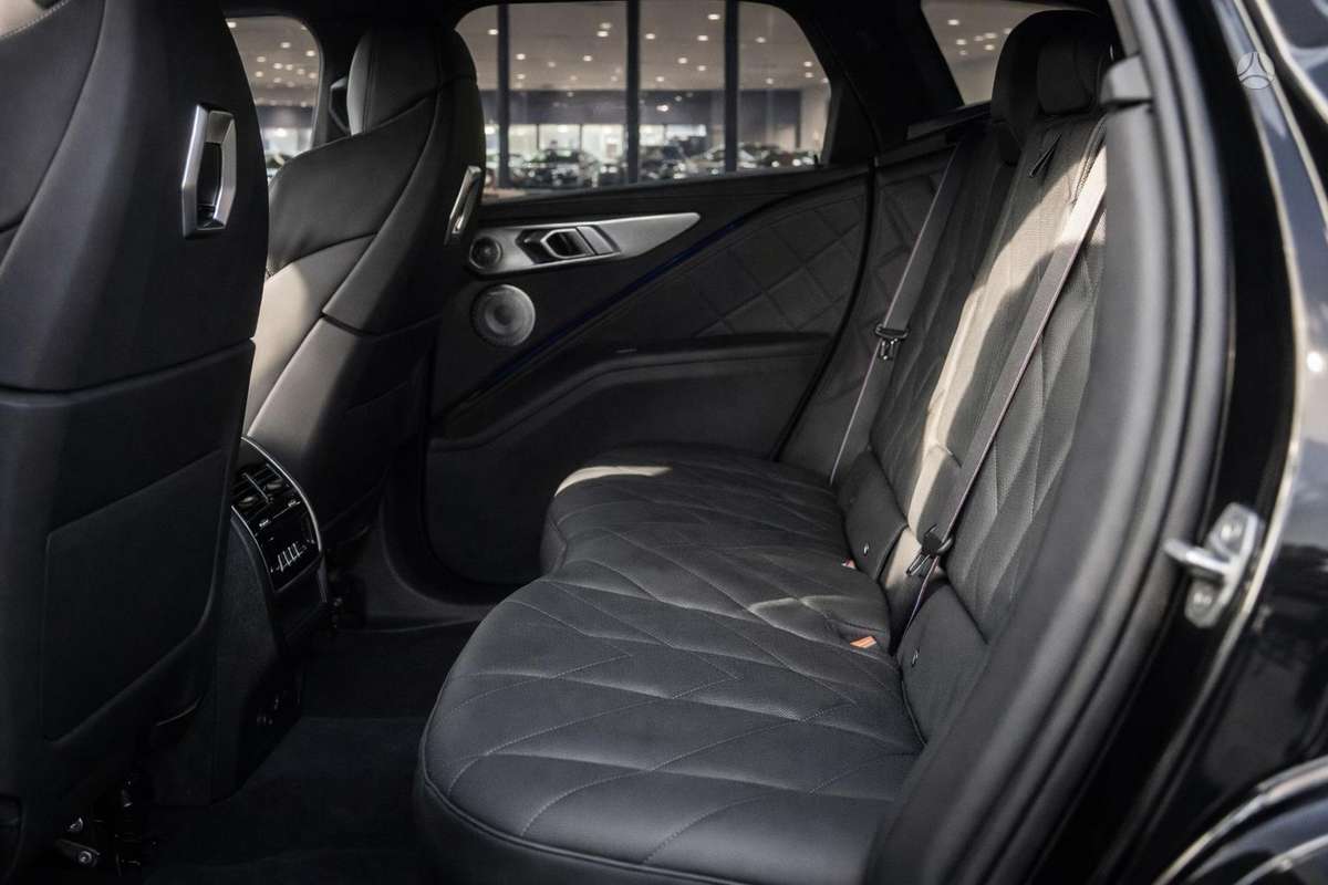 BMW XM, 4.4 l., Внедорожник / Кроссовер