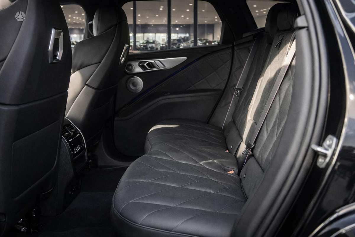 BMW XM, 4.4 l., Внедорожник / Кроссовер