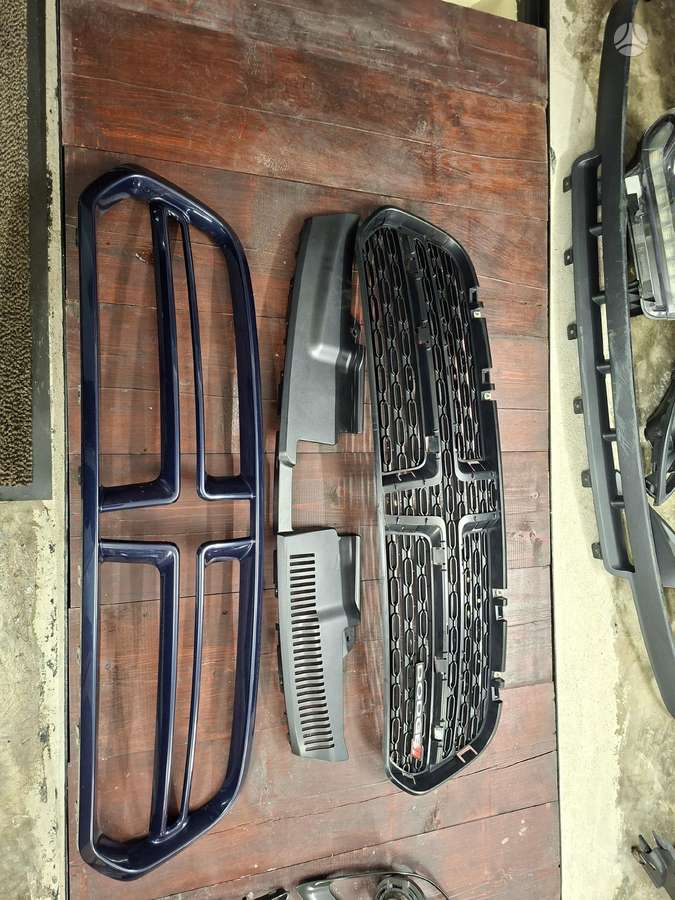 Dodge Durango virsbūves detaļas
