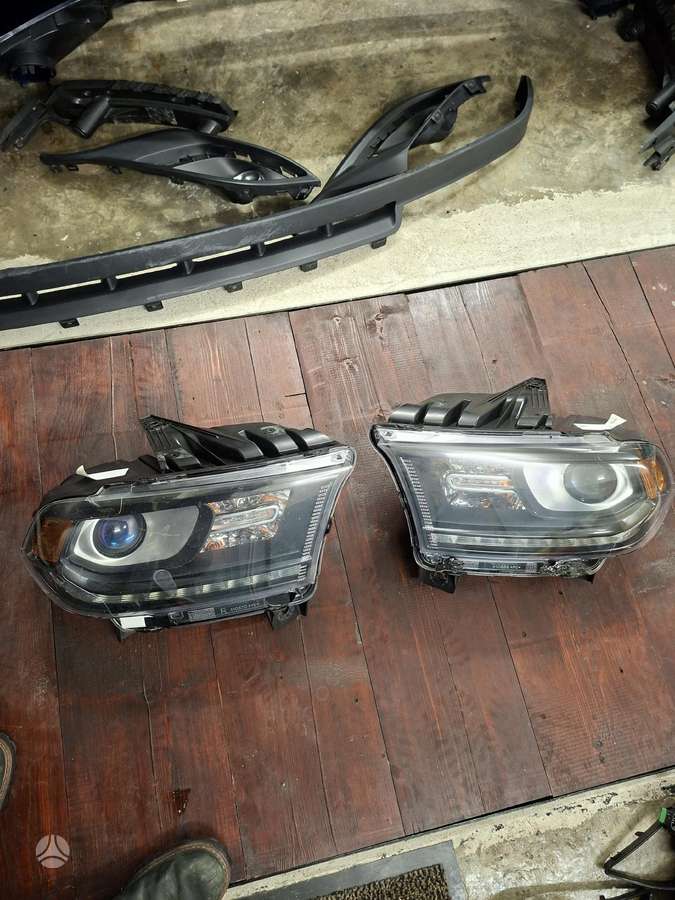 Dodge Durango kėbulo dalys