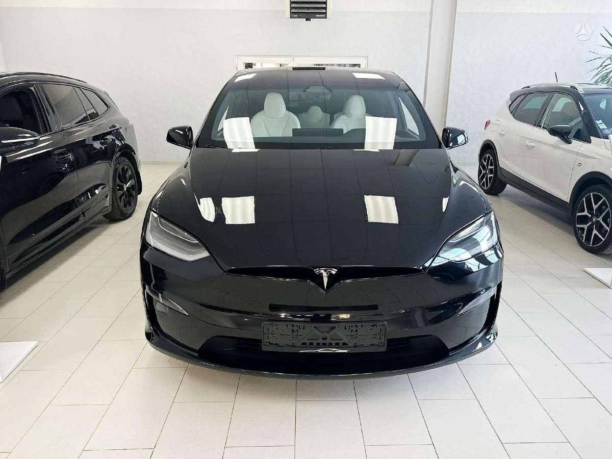 Tesla Model X - 2