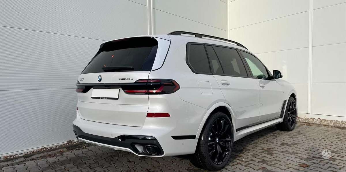 BMW X7, 3.0 l., visureigis / krosoveris