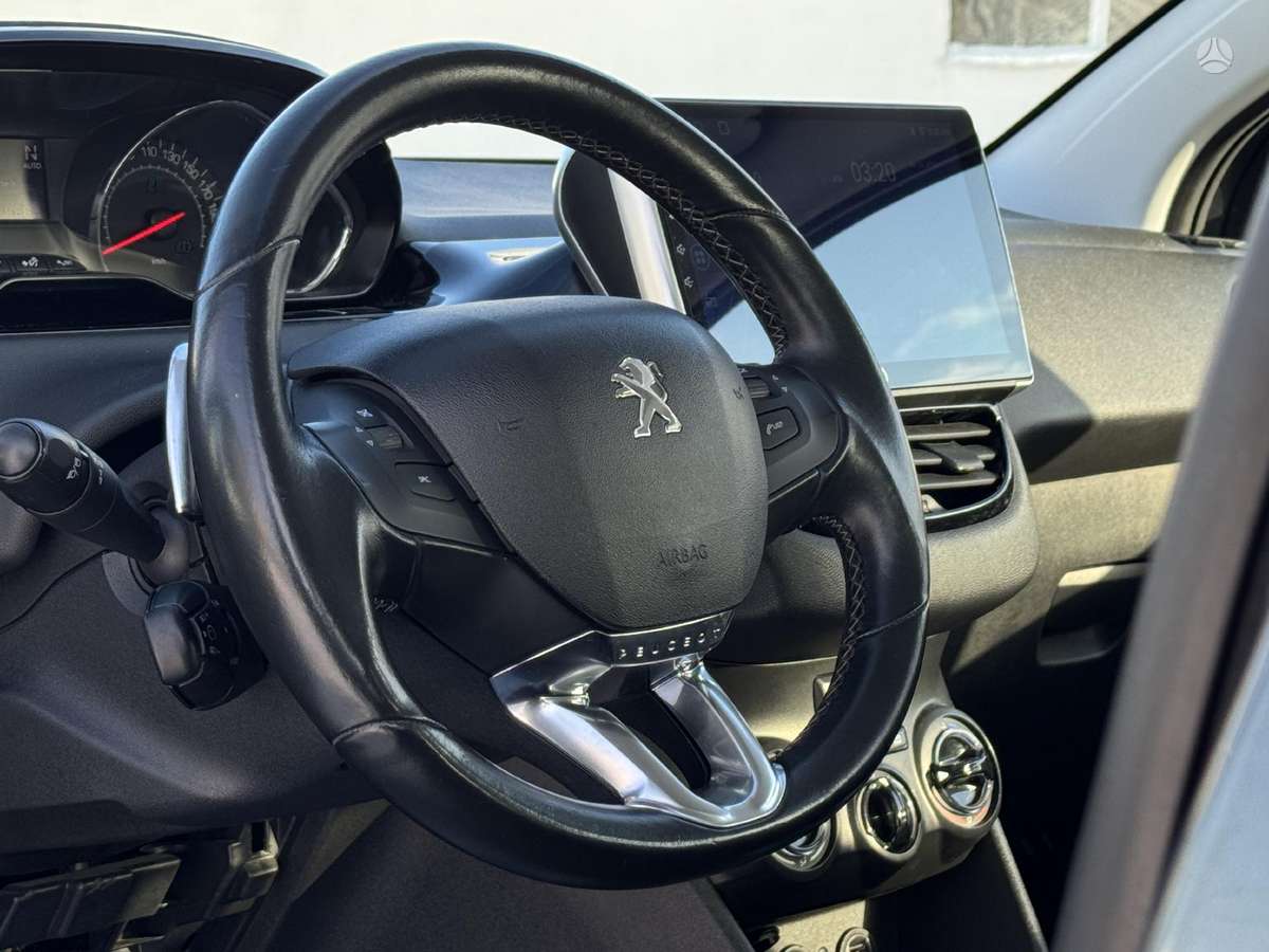 Peugeot 208, 1.4 l., hatchback