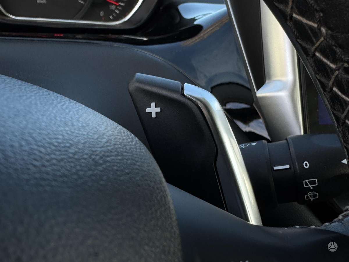 Peugeot 208, 1.4 l., hatchback