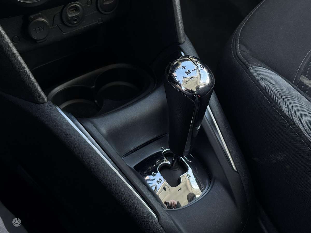 Peugeot 208, 1.4 l., hatchback