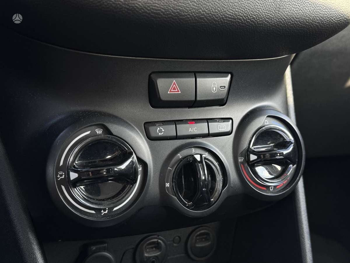 Peugeot 208, 1.4 l., hatchback