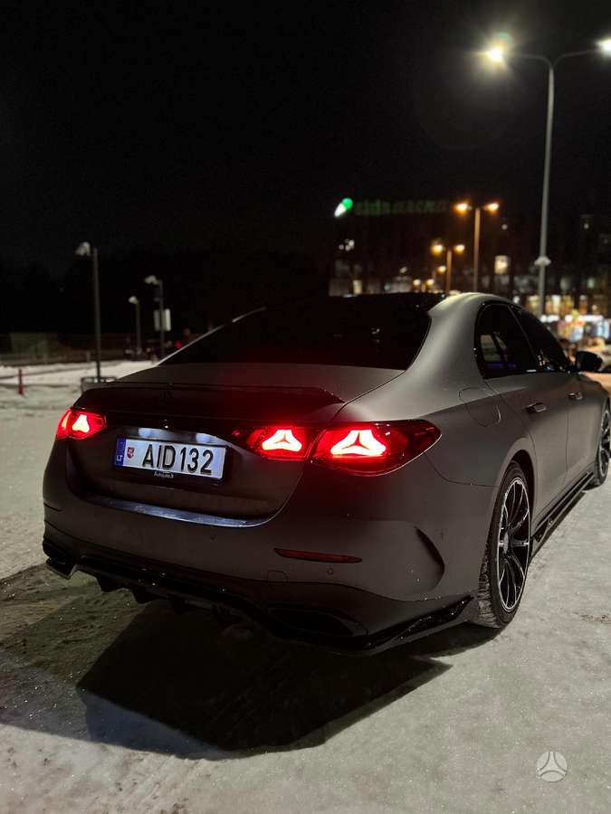 Mercedes-Benz E220, 2.0 l., sedans